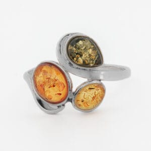 أحجار كهرمان بقصات مختلفة ,خاتم فضة