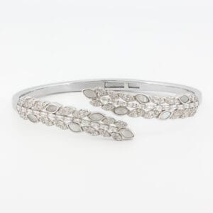 أسوارة واقفة فضة بتصميم أوراق الشجر