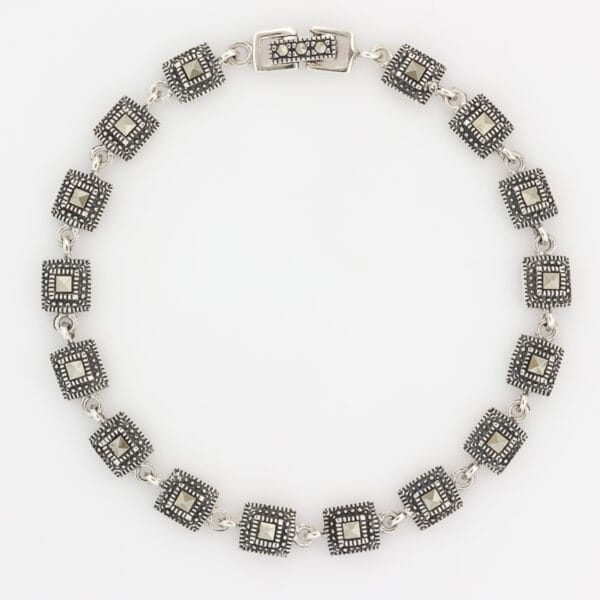 ماركازيت مربع ,أسوارة فضة