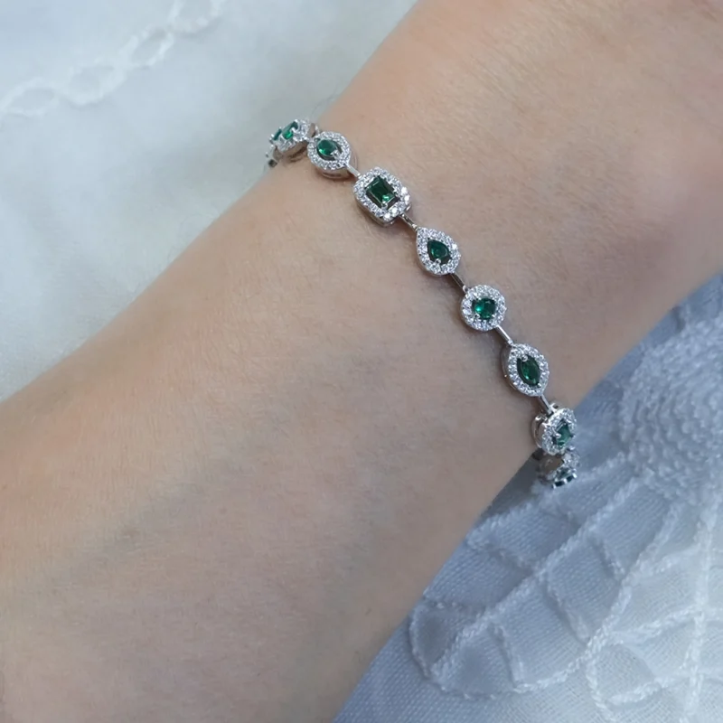 أسوارة لون أخضر