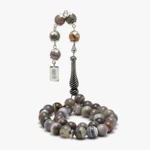 سبحة من العقيق البني مع طقم فضة (دائري 10 ملي)