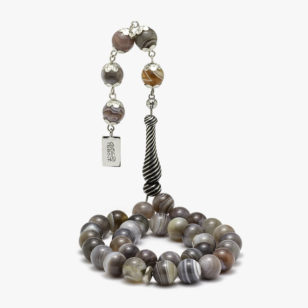 سبحة من العقيق البني مع طقم فضة (دائري 10 ملي)