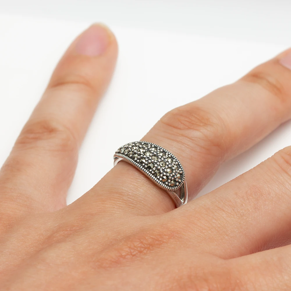 خاتم فضة ماركازيت بواجهة بيضاوية منحنية - الصورة 2