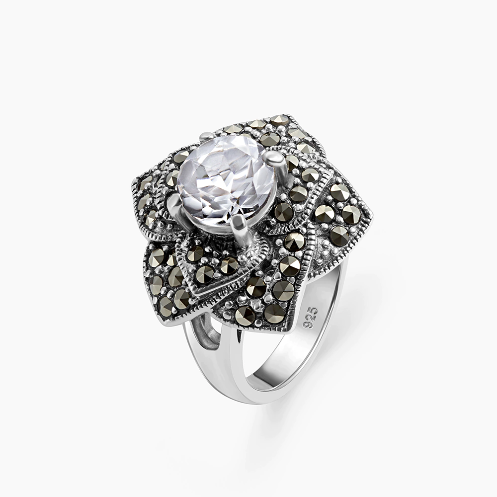 خاتم فضة بحجر الكوارتز بتصميم الوردة