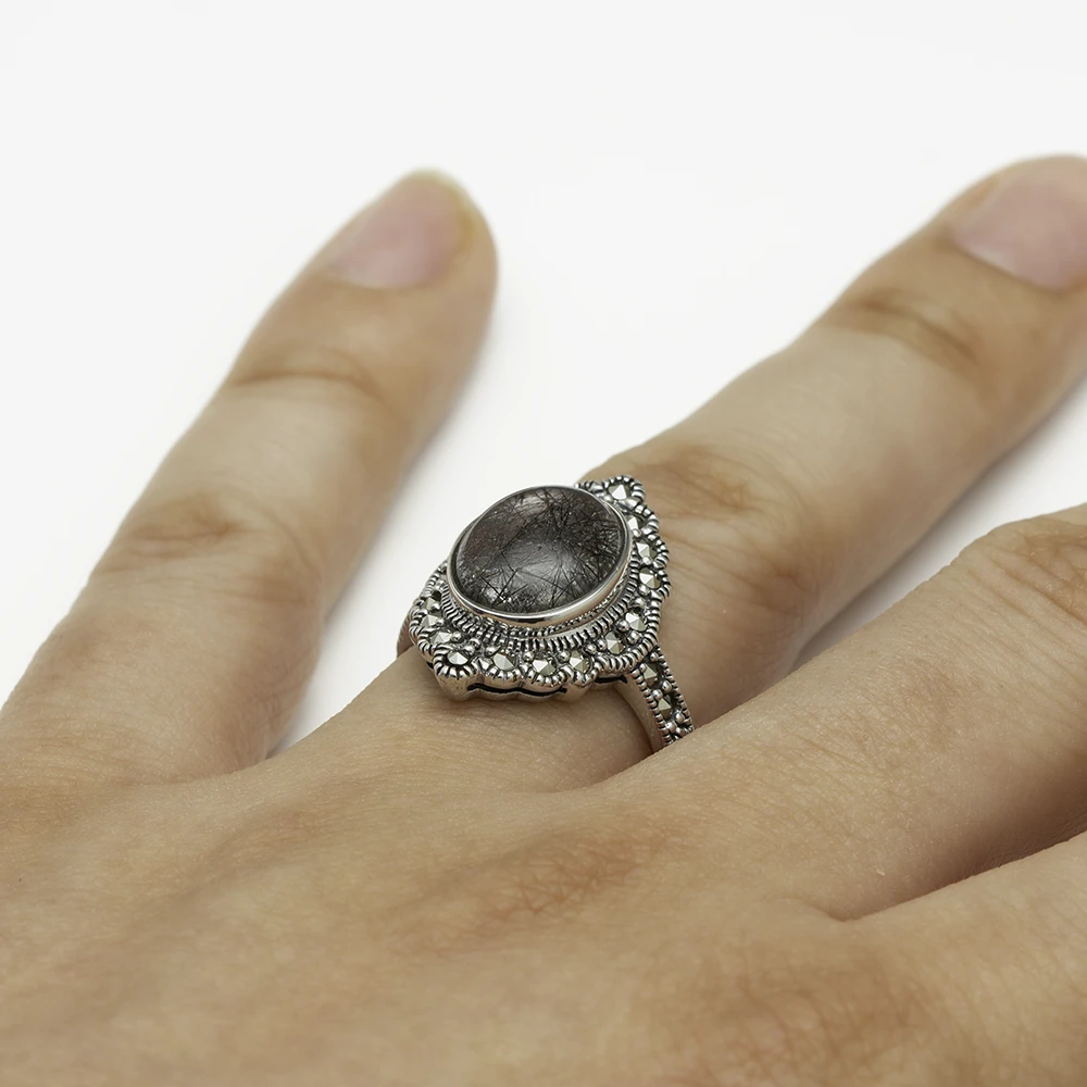 خاتم فضة بحجر كوارتز روتيلي وإطار بتصميم الماركازيت - الصورة 2
