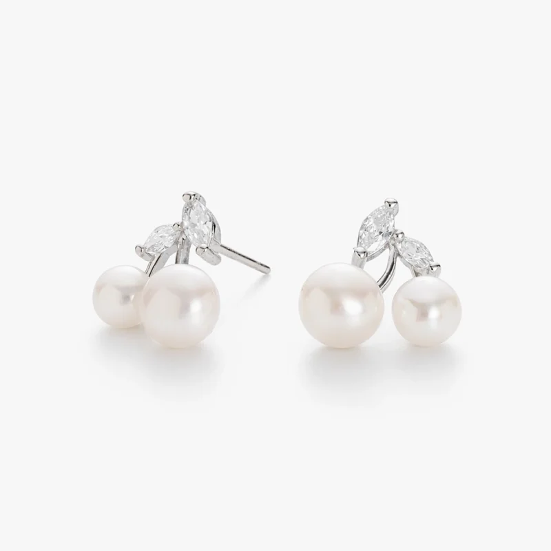 زوج حلق فضة لؤلؤ ناعم ستد على شكل ثمرة